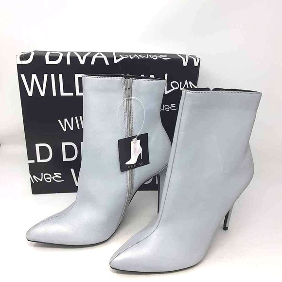 NIB IRIDESCENT Women Giselle HEEL Boots Silver 7.5 - Picture 9 of 14